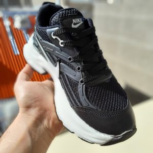 صفحه اصلی 177 کفش اسپرت زنانه نایکی (Nike) مدل لژدار | رنگ مشکیسفید (کلاسیک)