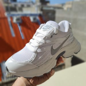 کفش اسپرت زنانه نایکی مدل لژدار | رنگ سفید-طوسی (طرح رترو)